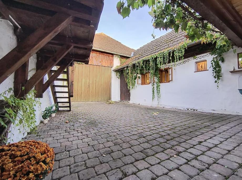 Chaloupka U Mostu Sv Jana V Centru Vodnan Vodnany Bagian luar foto